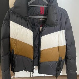 Men's Tri-Tone Puffer Jacket - Black, White, Gold